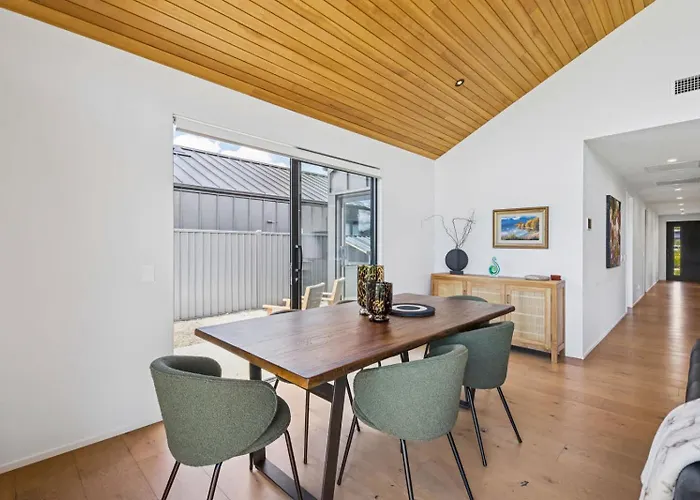 Mountain Views Holiday home